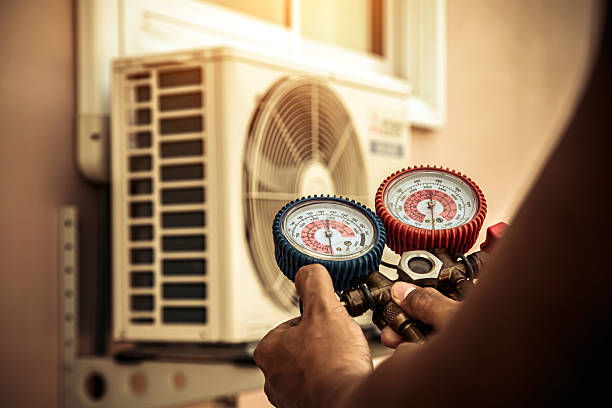 Professional Ac Installation technician working in Aurora, MN